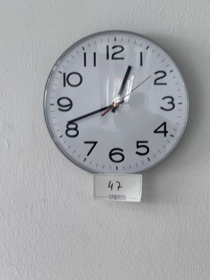 1 Wanduhr